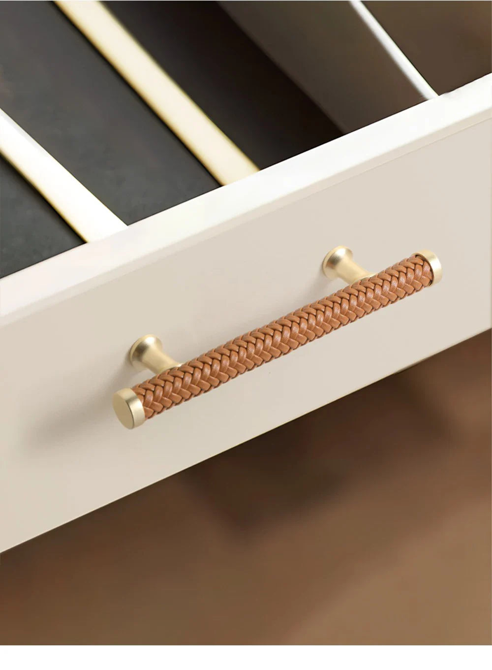 Poignée de meuble cuir Image