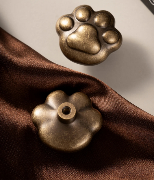 Furniture knob Cat's paw