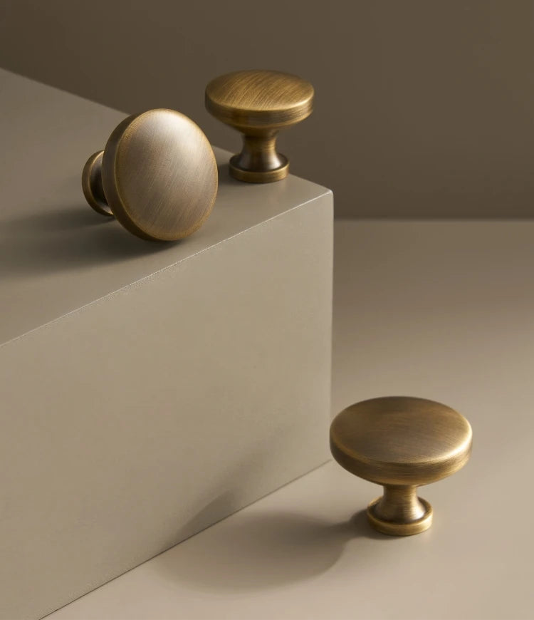 Bouton de meuble bronze brossé