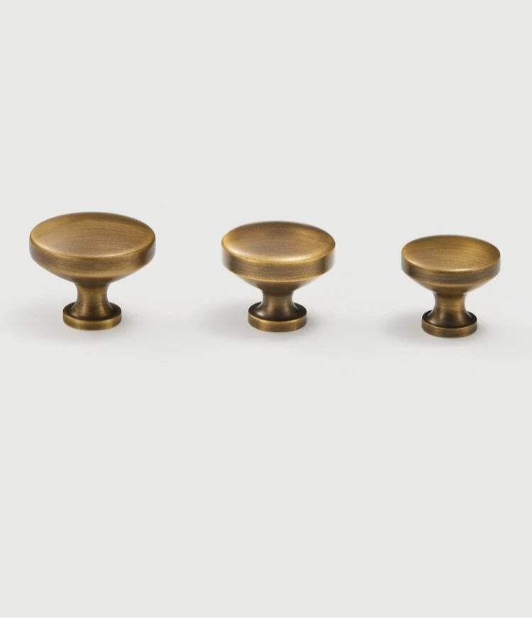 Bouton de meuble bronze brossé