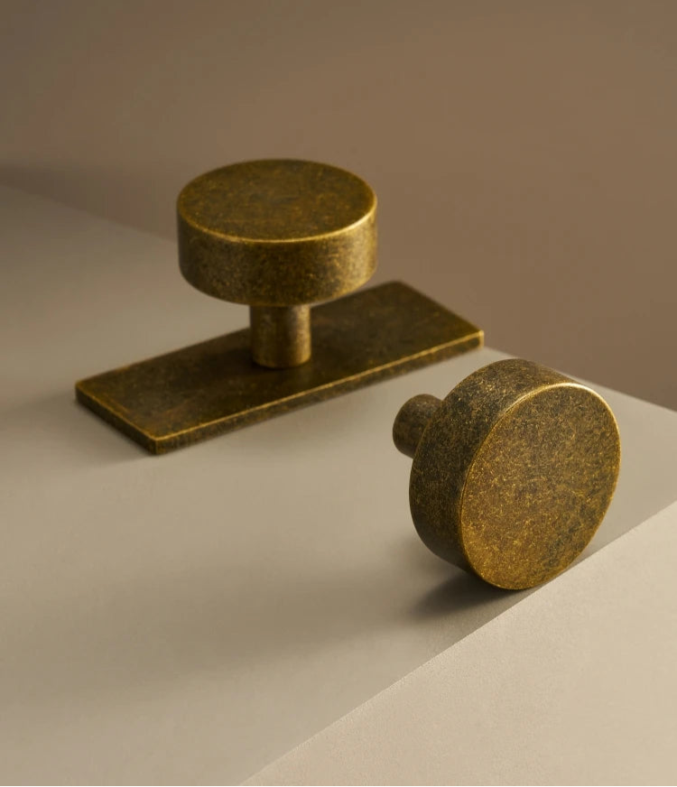 Bouton de meuble effet pierre ocre vieillit