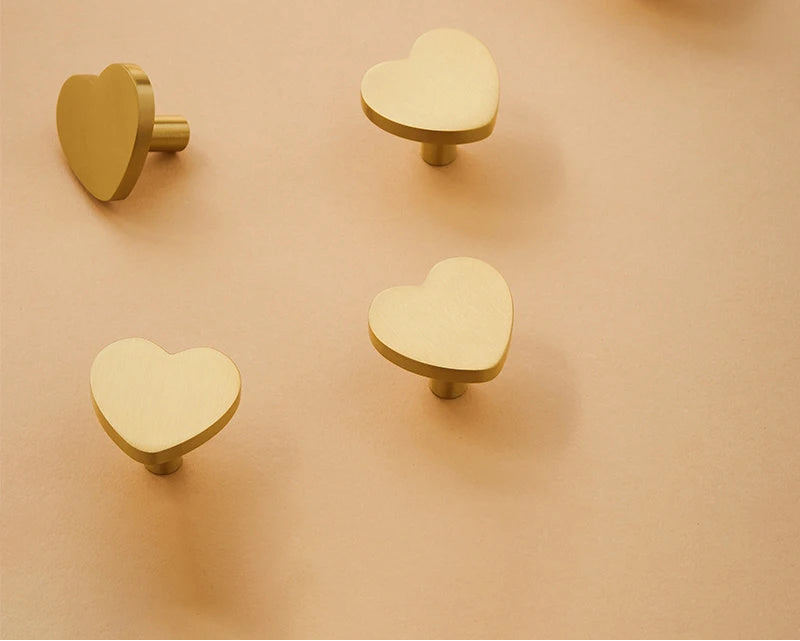 Bouton de meuble en forme de coeur Or brossé