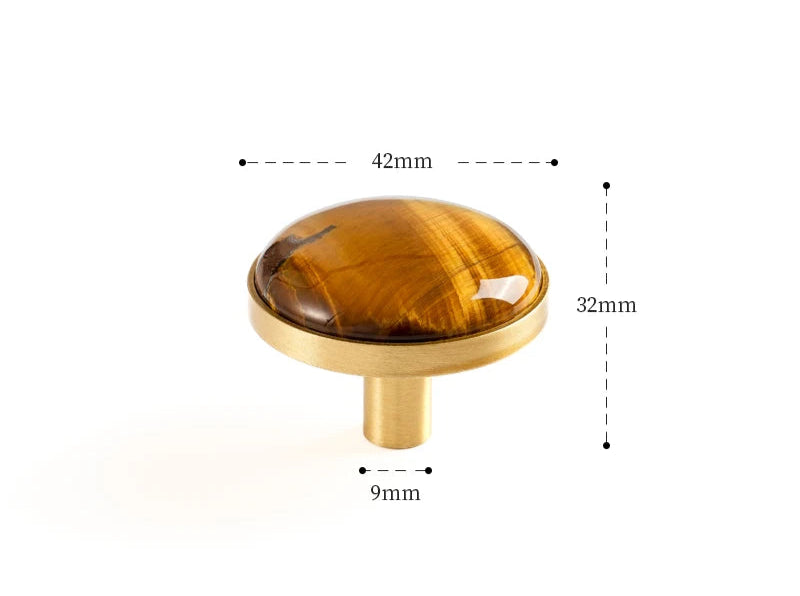 Bouton de meuble en laiton serti d’une pierre naturelle marron clair