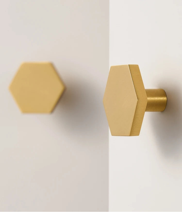 Bouton de meuble hexagonale en laiton