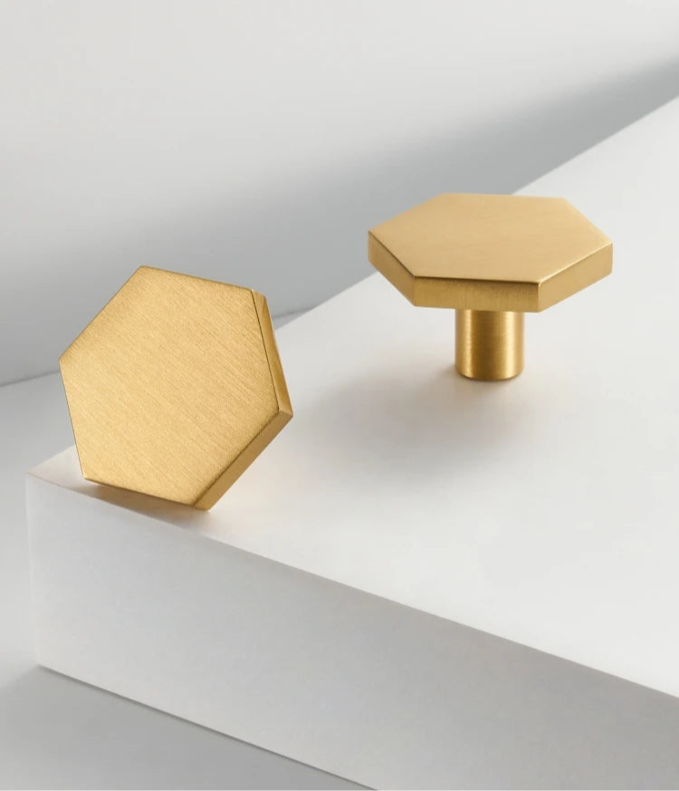 Bouton de meuble hexagonale en laiton