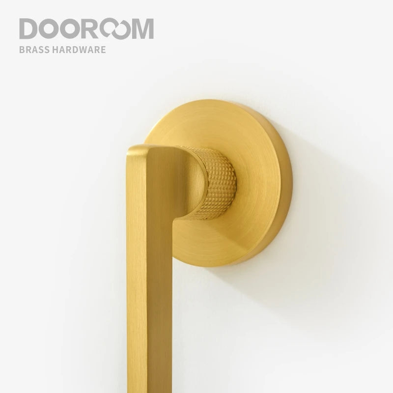 Poignée de Porte à Col Moleté Design Graphique et Contemporain