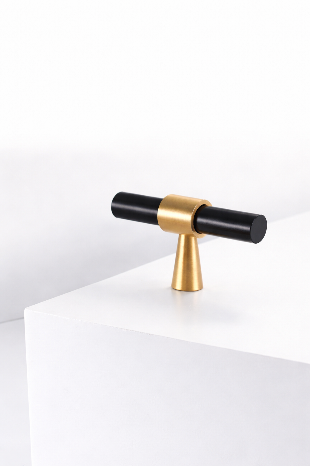 Poignée de Placard Noir et Or Brossé