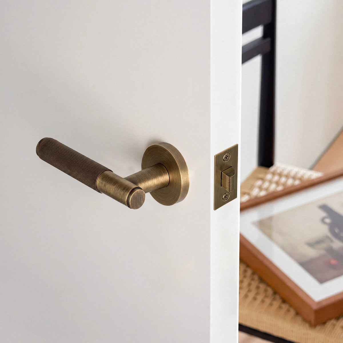 Poignée de Porte Cannelée Bronze Design Raffiné