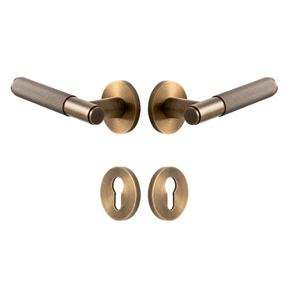 Poignée de Porte Cannelée Bronze Design Raffiné