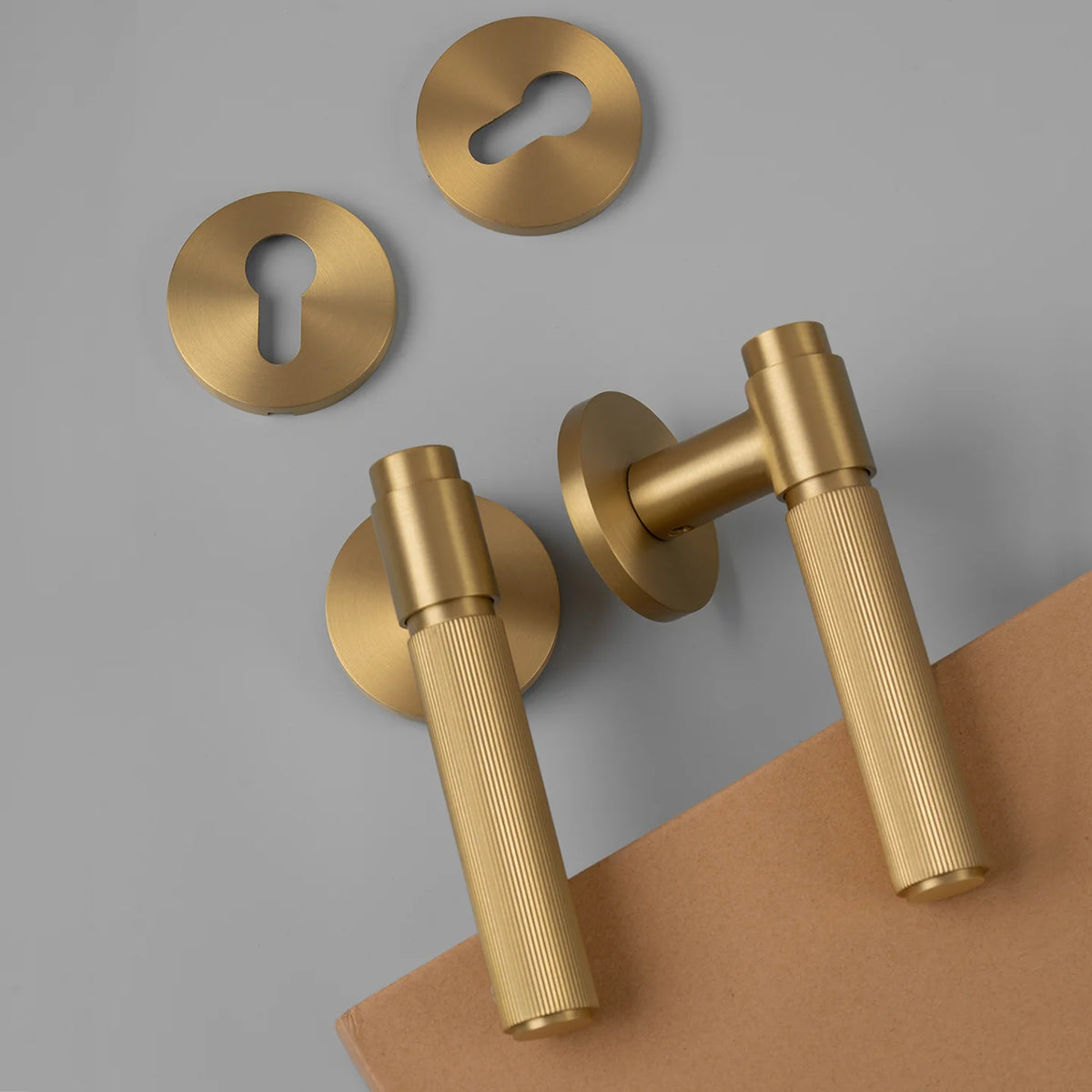Poignée de Porte Cannelée Laiton Design Raffiné