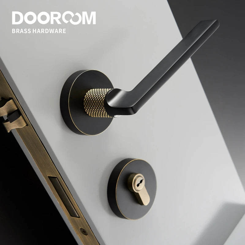 Poignée de Porte à Col Moleté Design Graphique et Contemporain
