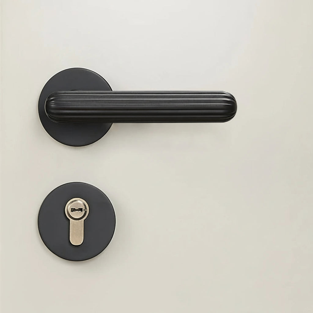 Poignée de Porte Rainurée en Laiton Doré Design Élancé