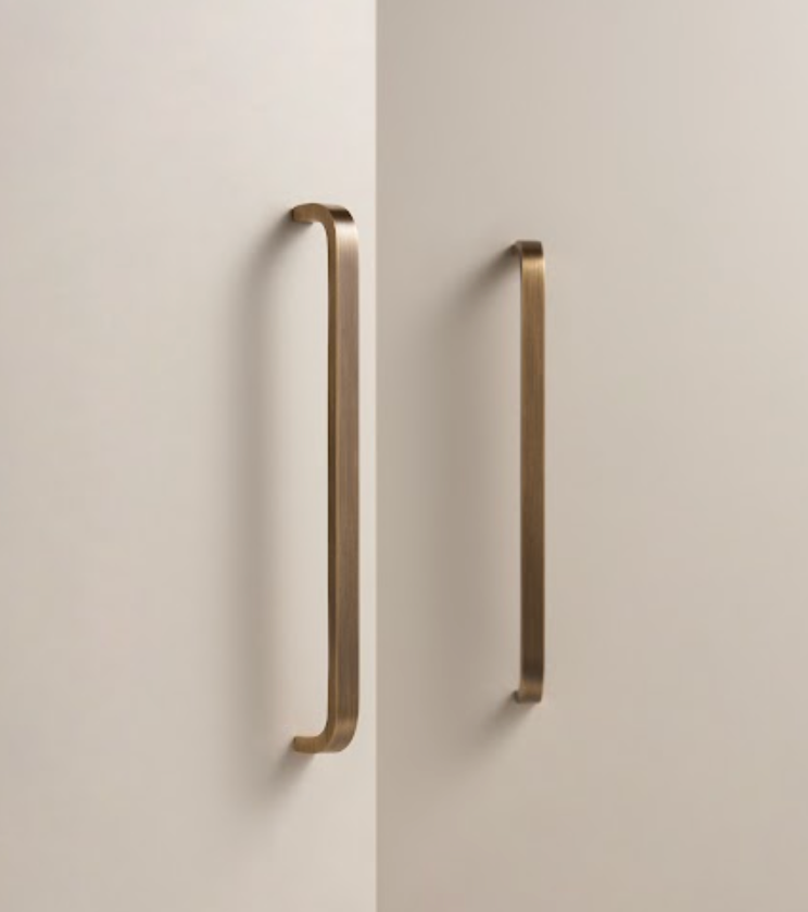 Poignée de meuble Bronze brossé design courbé