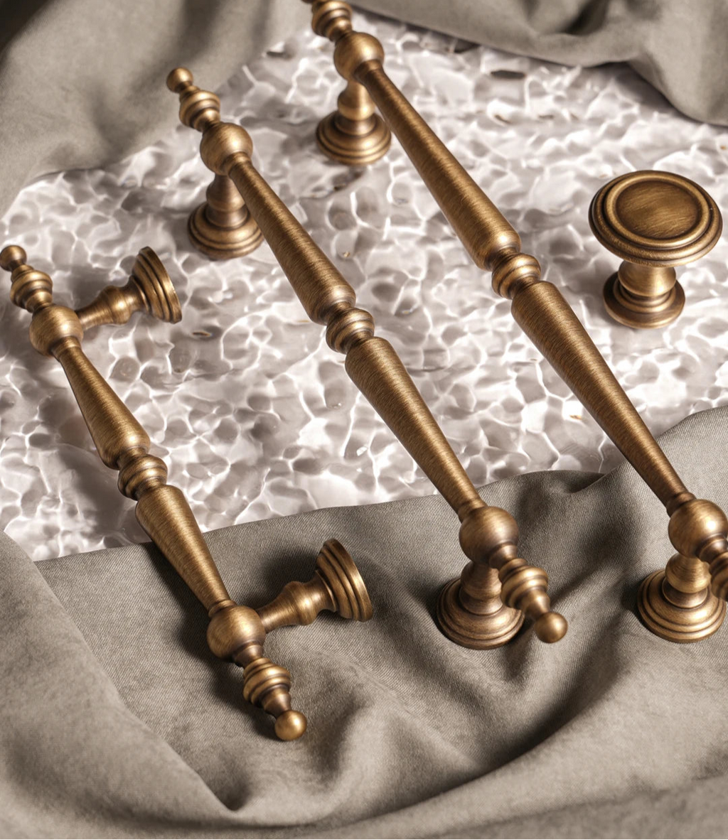 Poignée de meuble antique bronze brossé