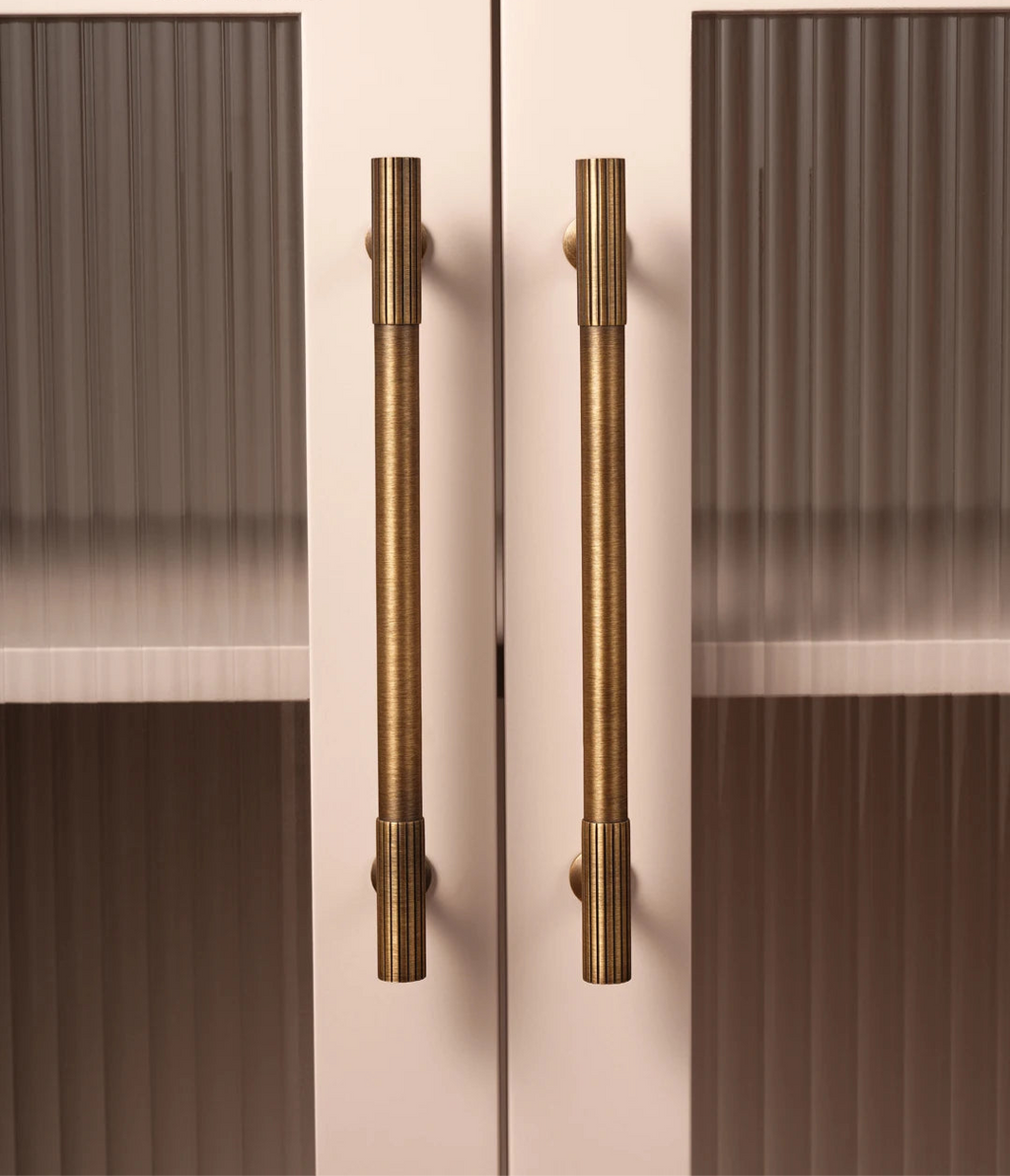 Poignée de meuble antique or brossé