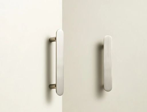 Poignée de meuble au design originale Gris inox