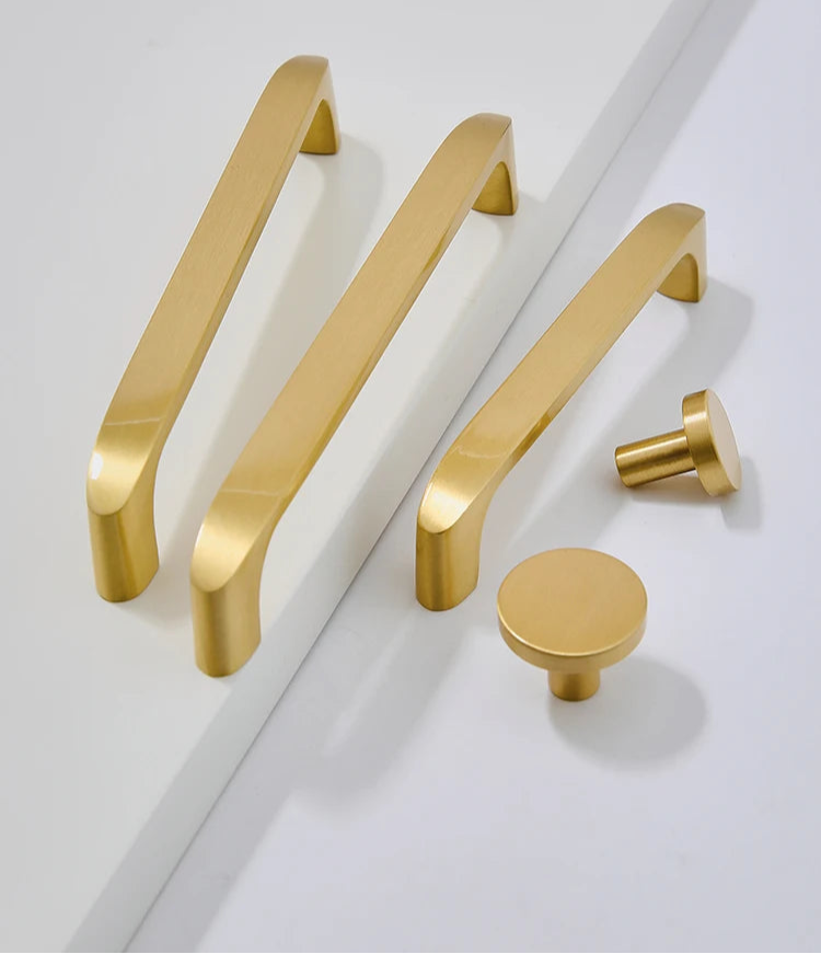 Poignée de meuble classique or satiné