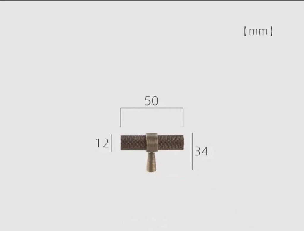 Poignée de meuble en bronze antique vieilli