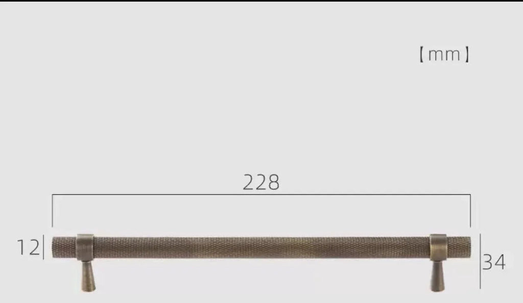 Poignée de meuble en bronze antique vieilli