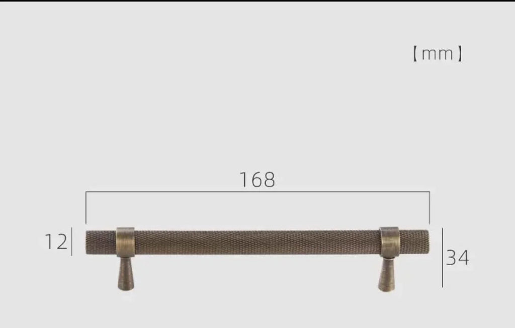 Poignée de meuble en bronze antique vieilli