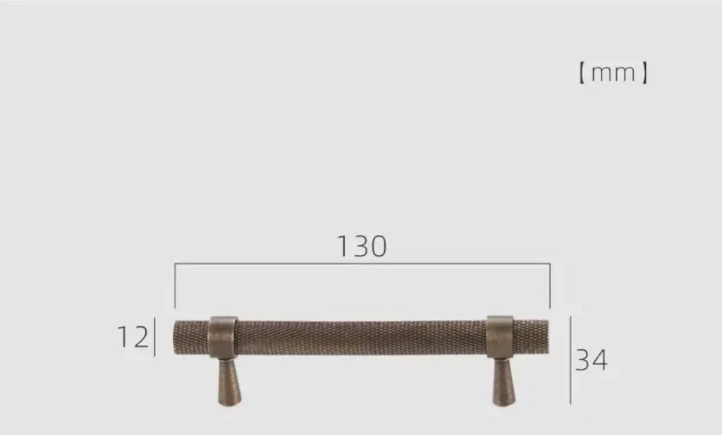 Poignée de meuble en bronze antique vieilli