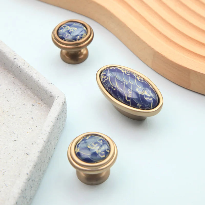 Poignée de meuble en céramique bleue