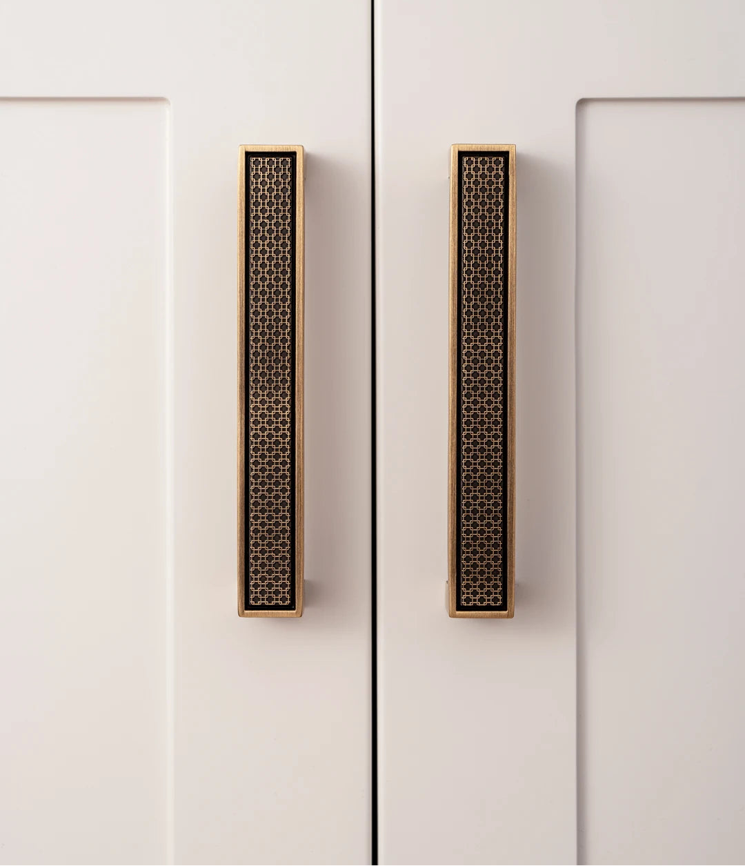 Poignée de meuble en laiton effet bronze