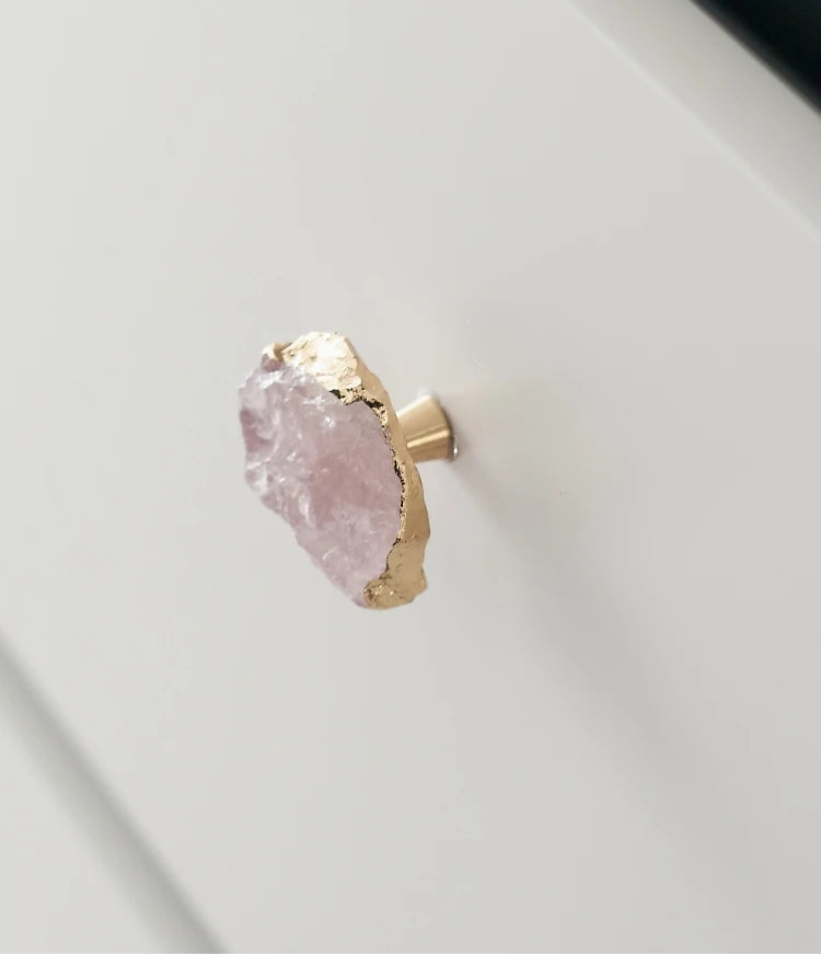 Poignée de meuble laiton et pierre rose