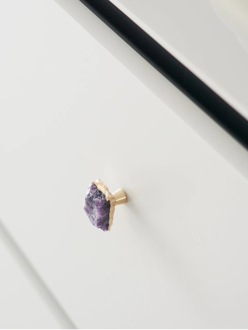 Poignée de meuble laiton et pierre violette