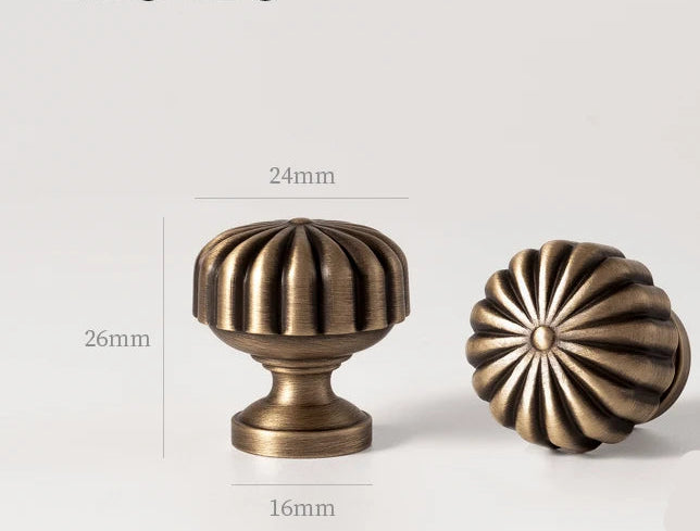 Poignée de meuble torsadée en laiton, effet bronze