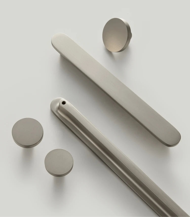 Poignée de meuble ultra plate argenté