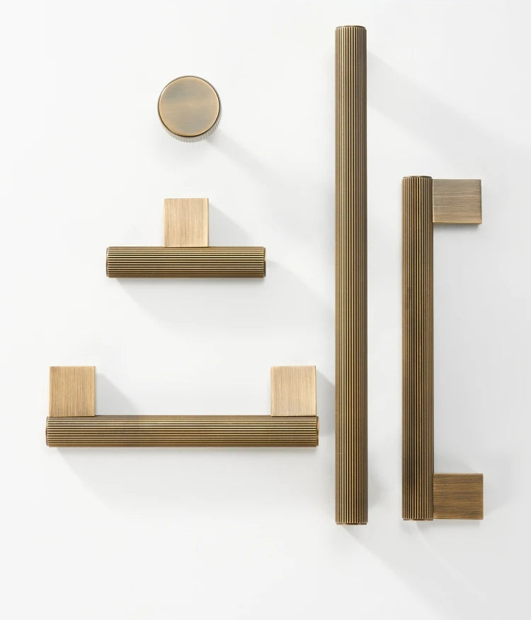 Poignée de porte en laiton style antique